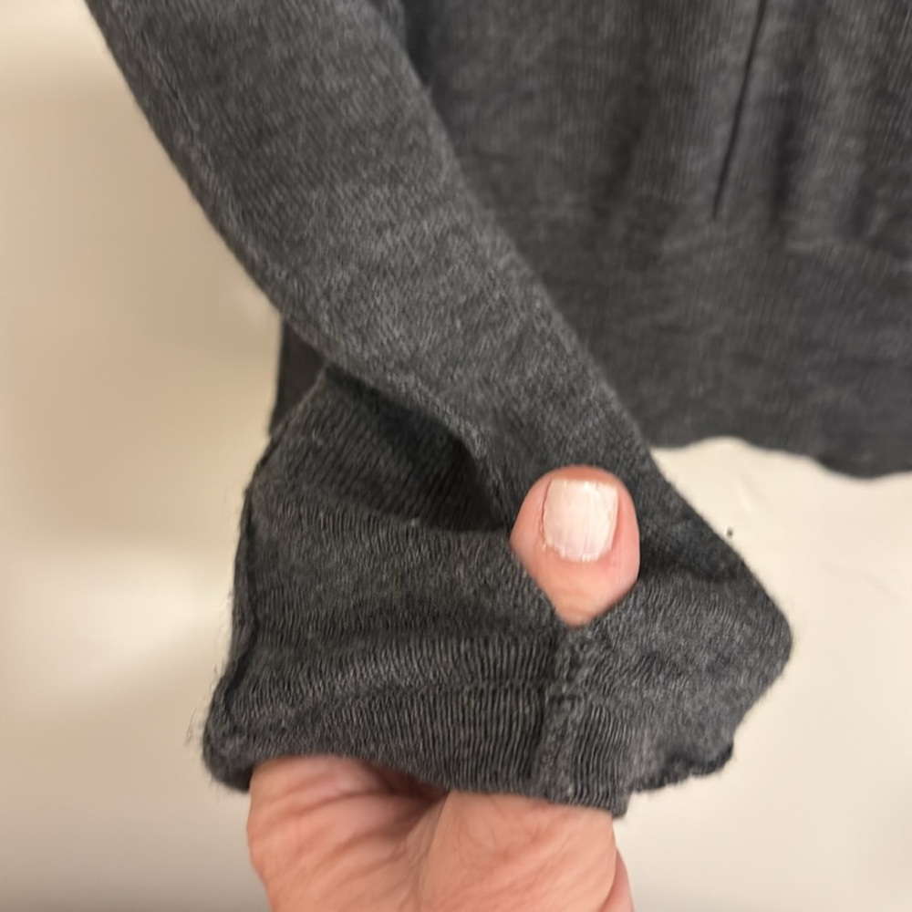 Feel the Piece XS/S Charcoal Grey V neck sweater with thumb holes Fit a Med too - Picture 2 of 6